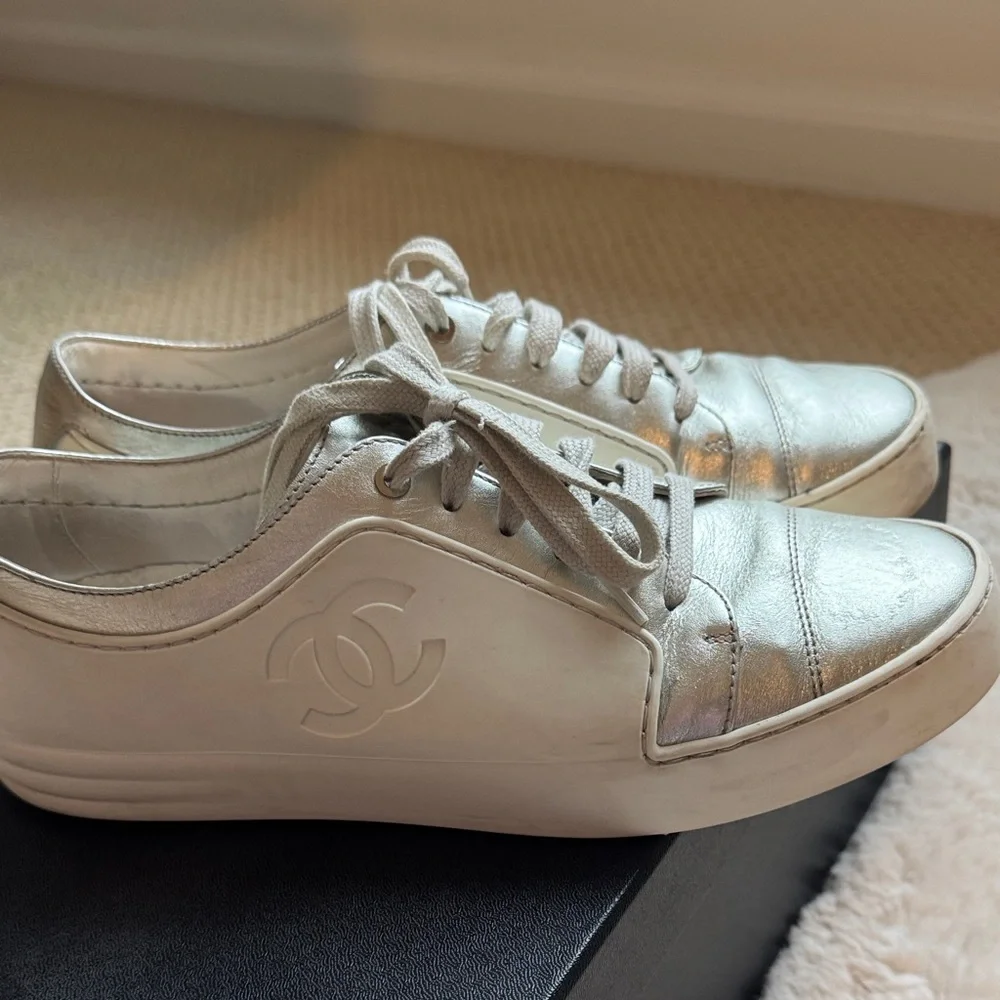 !! SOLD!! Chanel Metallic Silver Sneakers for Women - Picture 7 of 11